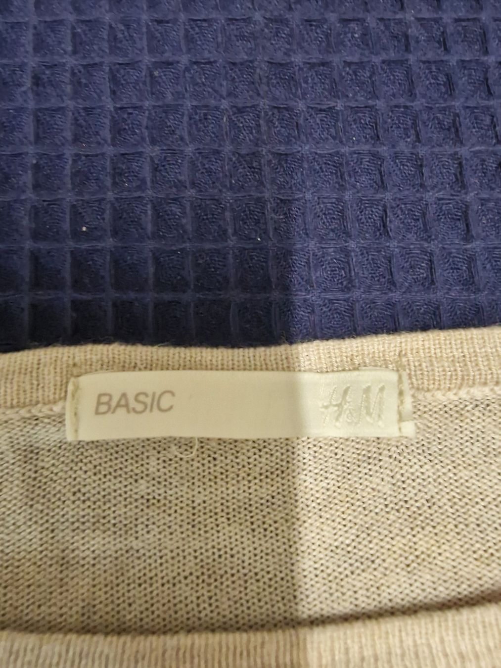 H&M Maglioni & Felpe: Damen Pullover H&M Basic beige guter Zustand – Usato da Meierskappel venduto da HeartWear 1