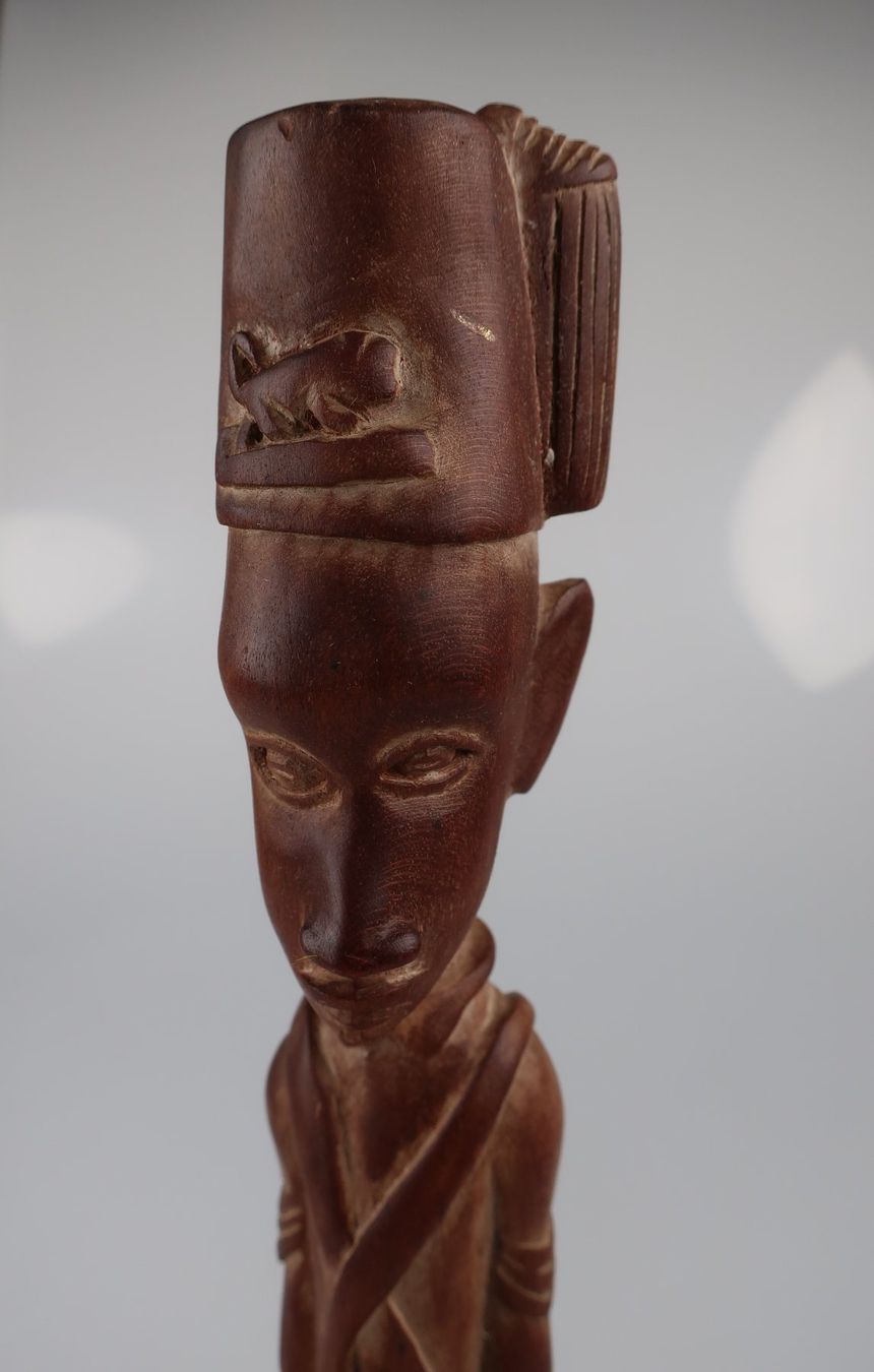 Skulpturen & Statuen: Handgefertigte Holz Colon-Figur – Gebraucht aus Volketswil von brockipfannenstil 4