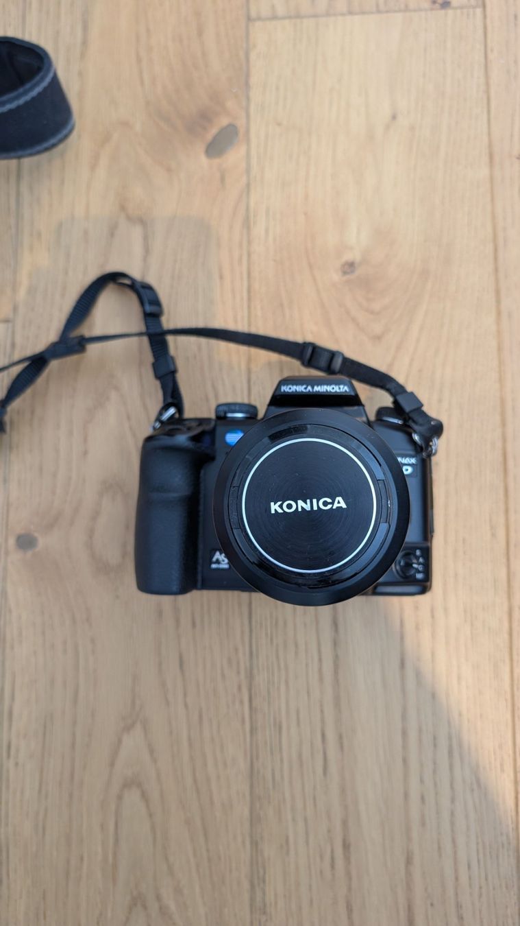 Konica Kamera: Konica Minolta Digitalkamera mit Sony Blitz 📸 – Gebraucht aus Eschenbach LU von Cloclo