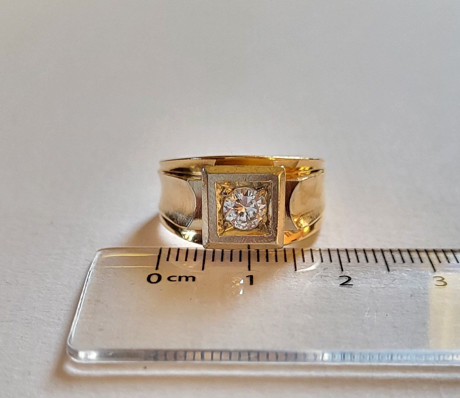 Anelli: 18 Karat 750 Massiv Ring Mit Stein – Usato da Wald ZH venduto da Aniade 1