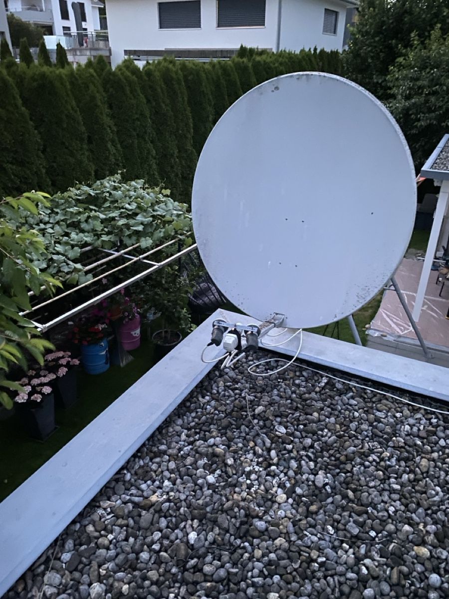 Satellitenschüssel: Triax Antennen  – Gebraucht aus bütschwil von dd03