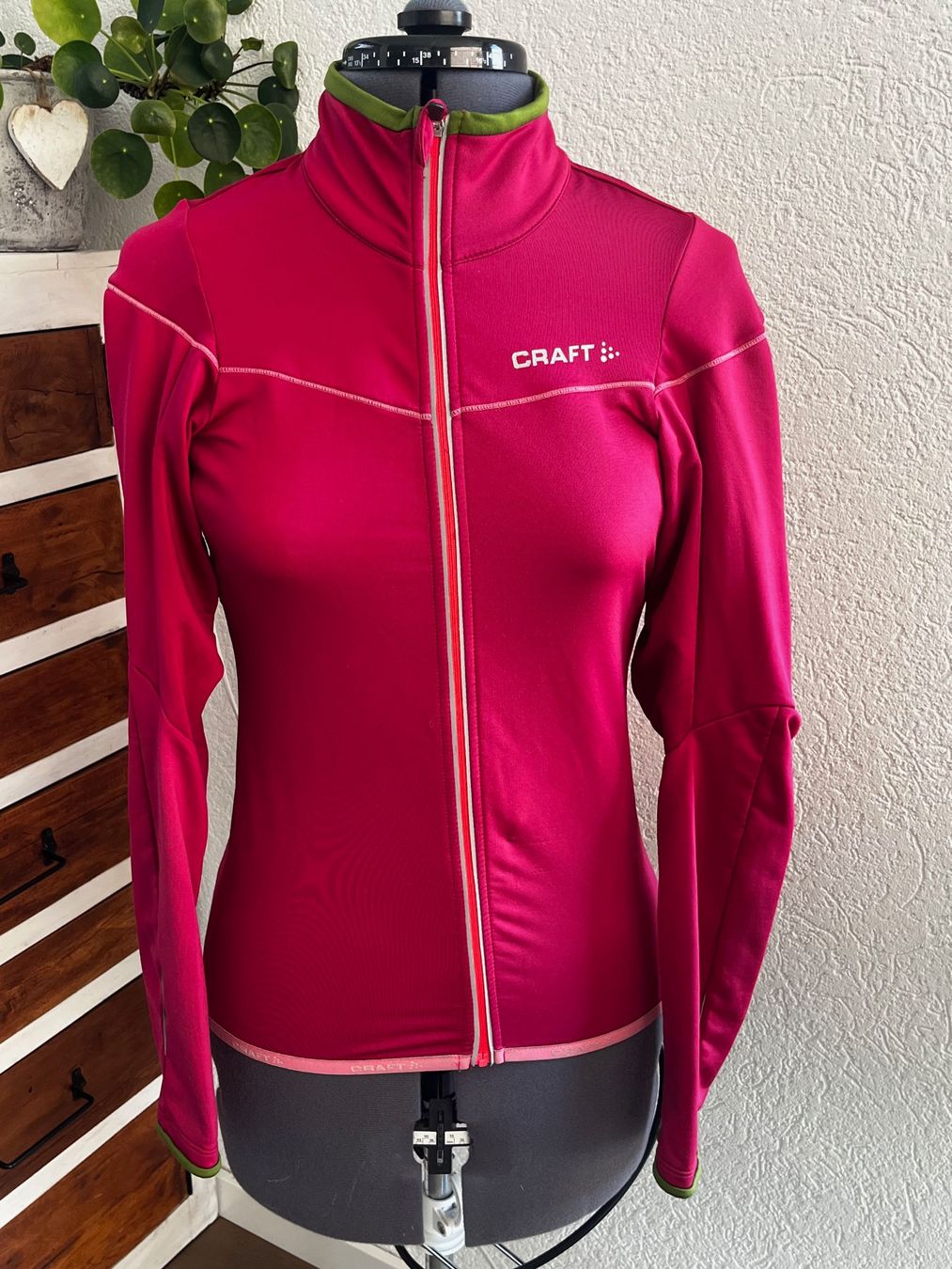 Craft Jacken: Veste de running Craft taille S – Gebraucht aus Develier von lili_1