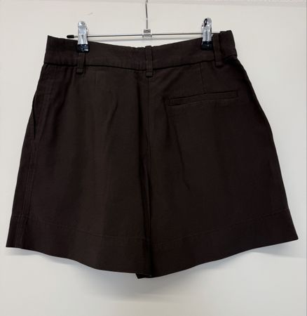 Damen Shorts dunkelbraun mit Bundfalten 