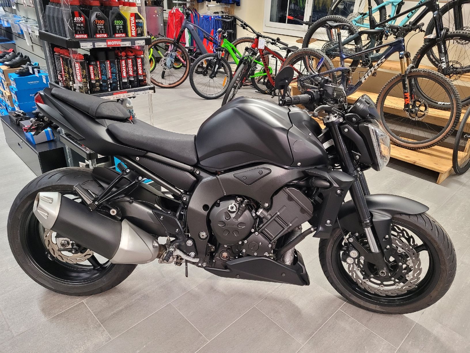Yamaha Strada: Yamaha FZ1 – Usato da Giswil venduto da bruno1216 1