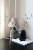 Schwarze Vase - Minimalistisches Dekor