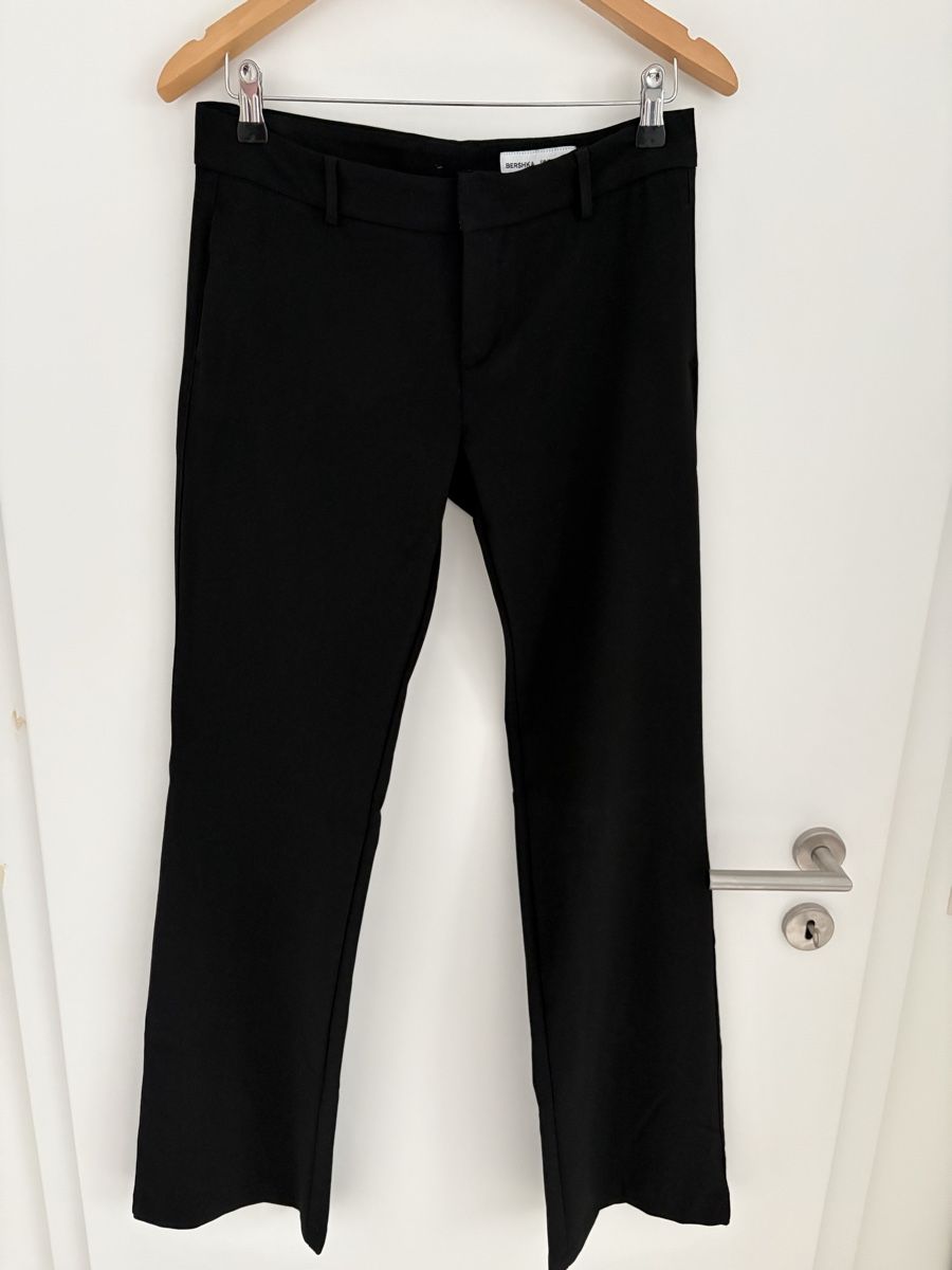 Pantaloni: Pantalon noir Berschka taille 40 – Nuovo (secondo la descrizione) da Vésenaz venduto da ilomd
