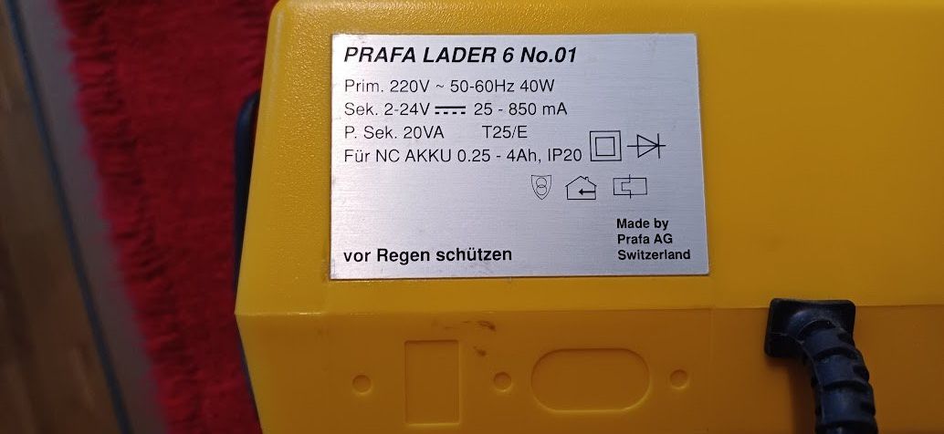 Batterie, Caricabatterie & Alimentatori: Ladegerät Modellbau – Usato da Pfäffikon ZH venduto da rst628 1