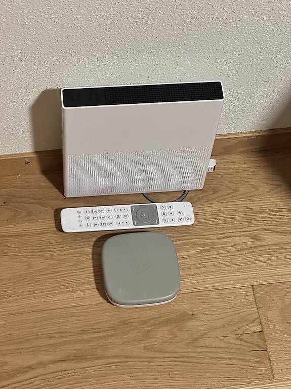 Modems & Routeurs: Internetbox Swisscom TV box – D'occasion à Illnau par Fakiraa