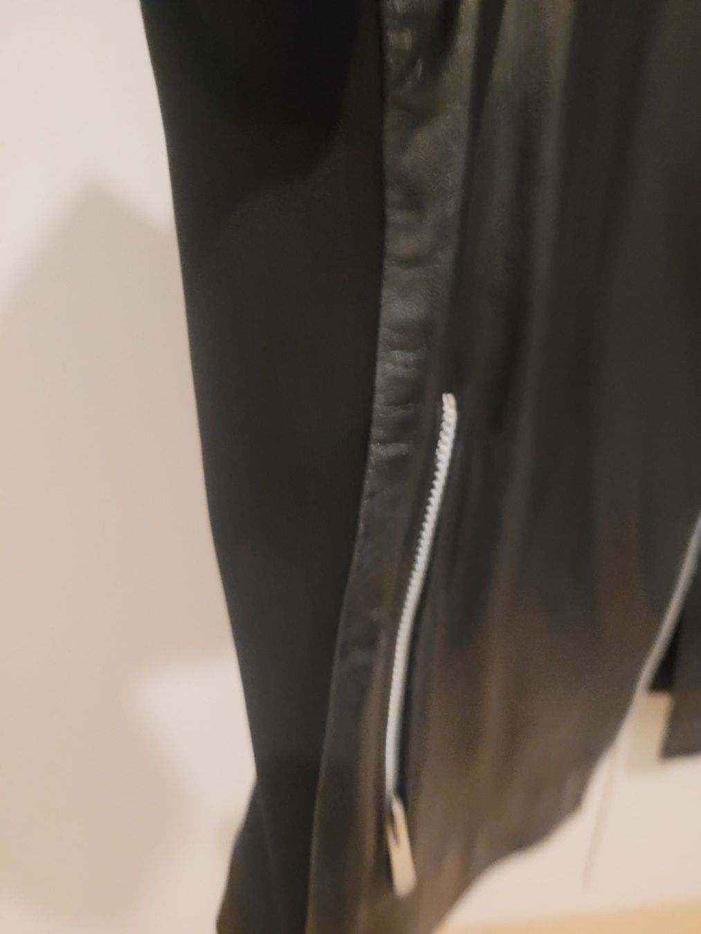 Giacche: Veste en cuir noir, taille 38 – Usato da St-Sulpice VD venduto da Piggy03 5