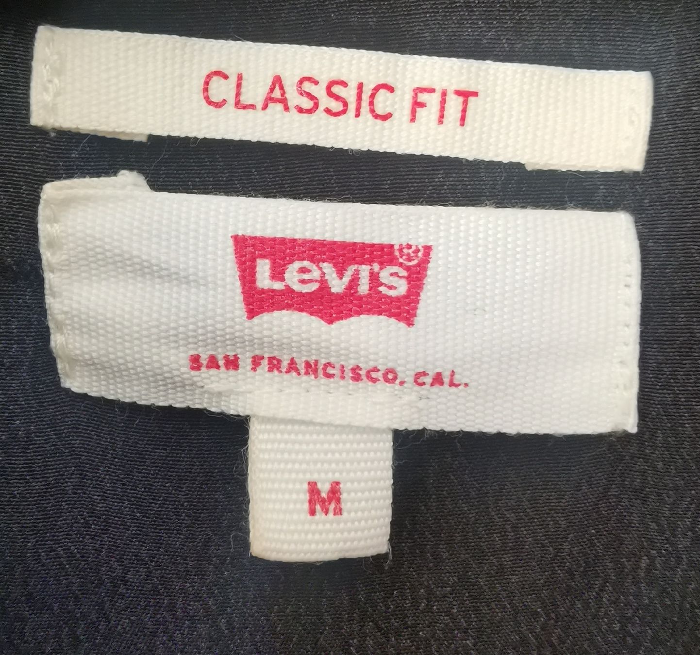Levi's Camicette: Seidenhemd, Seidenbluse von Levi's mit Sternen – Usato da Uerikon venduto da pink_flamingo 4