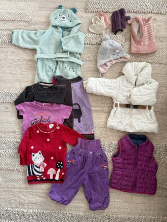 Grösse 80/86 Winterkleider mit Jacke & Gilet& Mützen