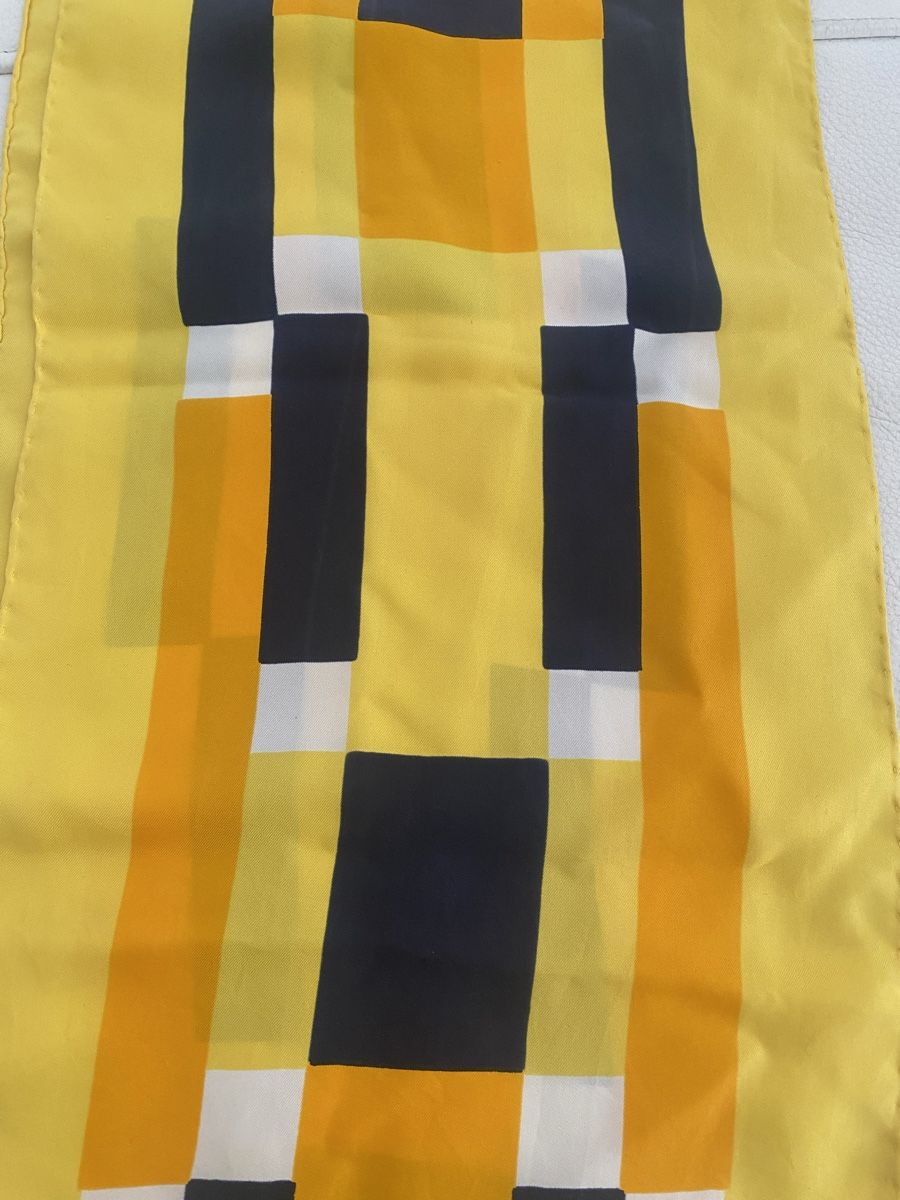 Foulard & Sciarpe: Seiden Schal 🌸 – Usato da Opfikon venduto da Luis144 1
