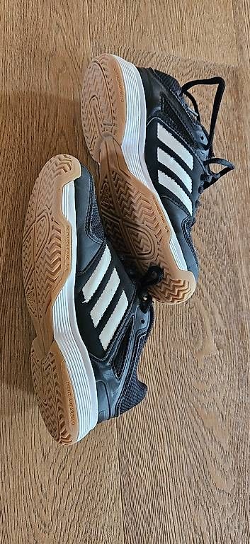 Scarpe per ragazzi: Hallenschuhe Adidas Grösse 34 – Usato da Einsiedeln venduto da schneerakete 2