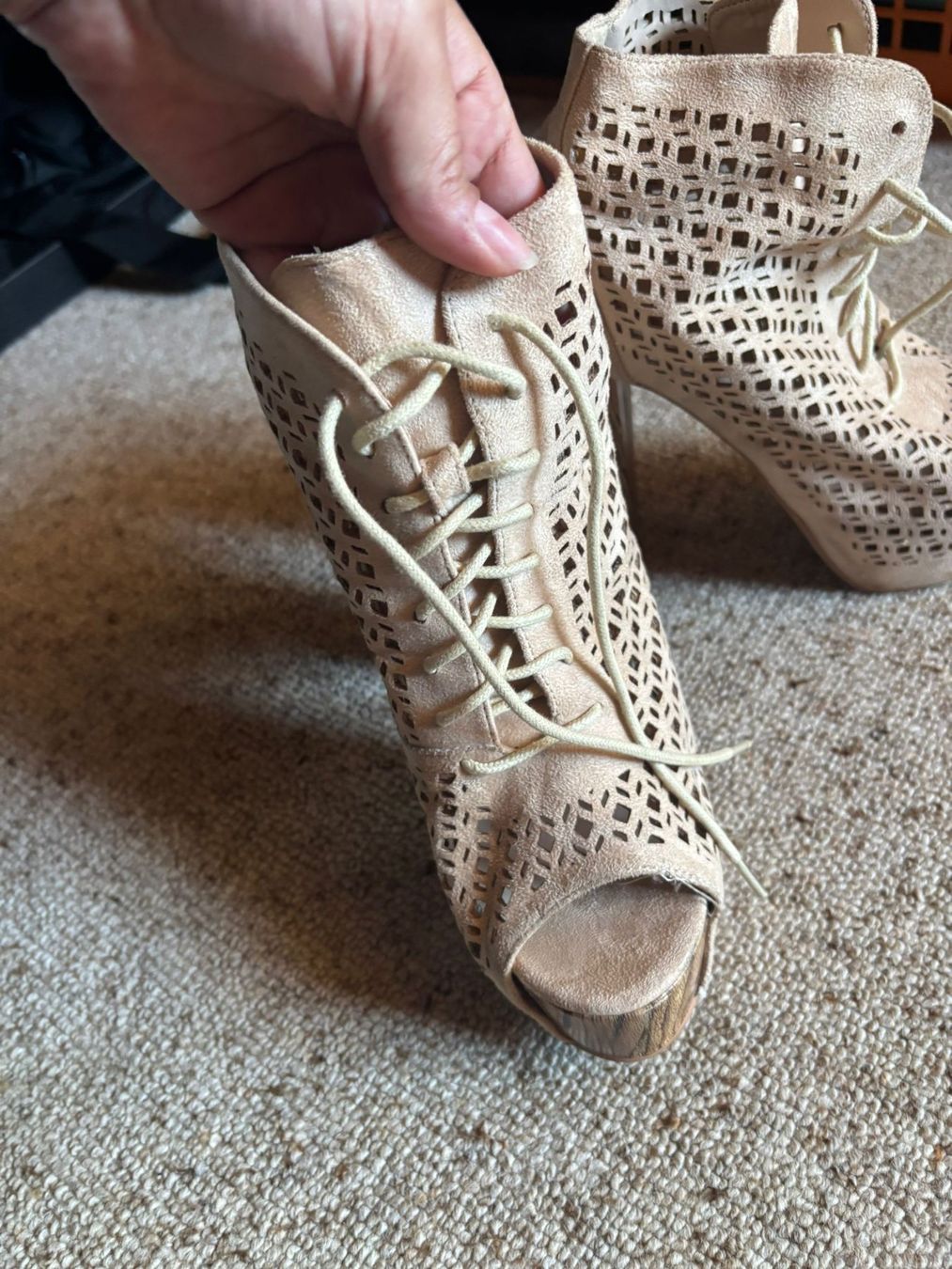 Scarpe da donna: Stiefeletten Beige Gr. 38 Top! – Usato da Hohentannen venduto da dav_2lj8 1