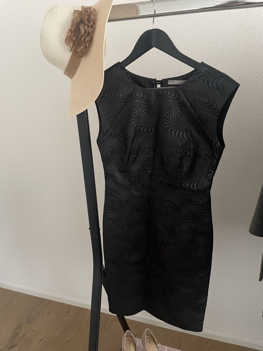 Tiger of Sweden Robes: Kleid von Tiger, Grösse 34 – D'occasion à Root par Fuerigen
