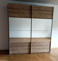 Grosser Schiebetürenschrank Kleiderschrank günstig abzugeben