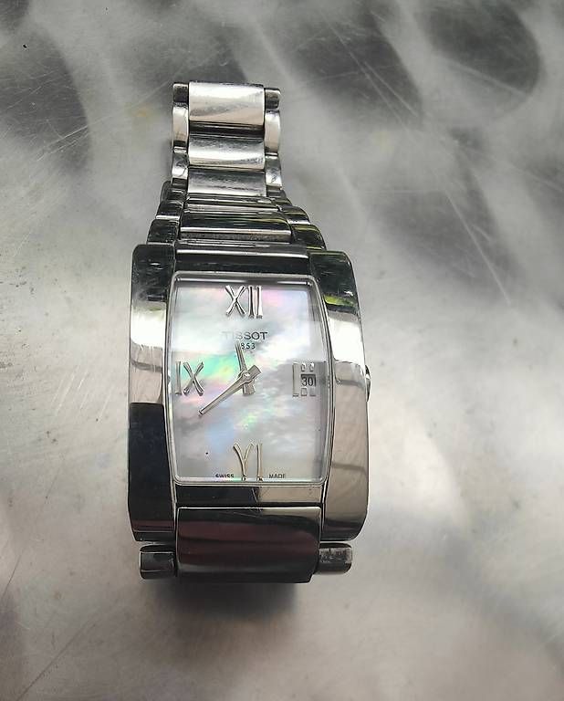 Orologi: Tissot Damenuhr Perlmutt – Usato da Uerkheim venduto da Motz80 1