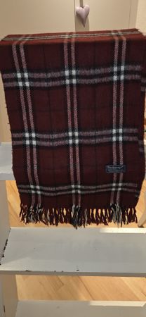 Burberrys Schal aus Lambswool bordeaux kariert neuwertig