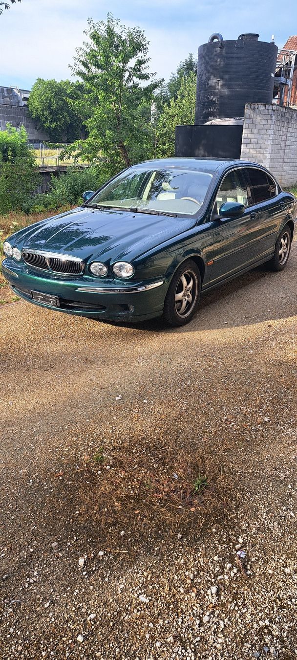 Autos: Verkaufe Jaguar x type 3.0 V6 Ex Allrad – Gebraucht aus Derendingen von JRGLAS