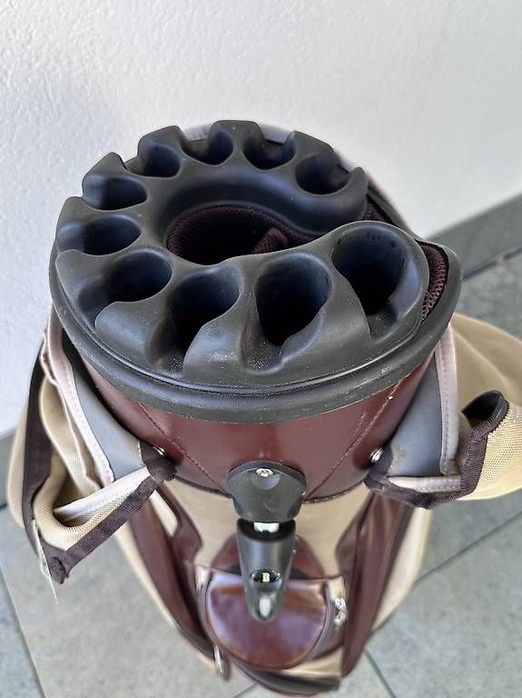 Taschen: Bennington Golfbag – Gebraucht aus Wollerau von avl_5jlw 2