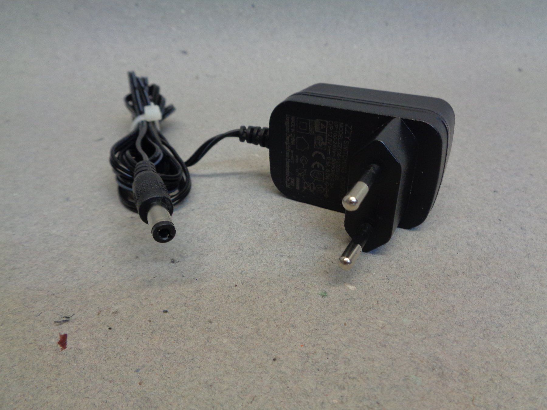 Caricatori & Batterie: Ladekabel / ZZY Switching / ZZY 06-120050-2E – Usato da Aarwangen venduto da SEC500 1