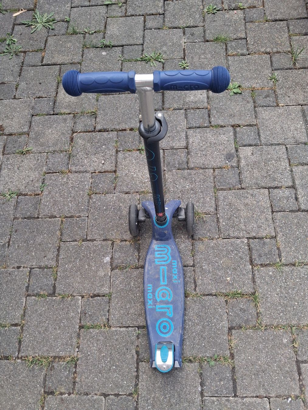 Micro Kickboard: Micro Maxi Tretroller blau gebraucht guter Zustand – Gebraucht aus Münsingen von mustang1975 1