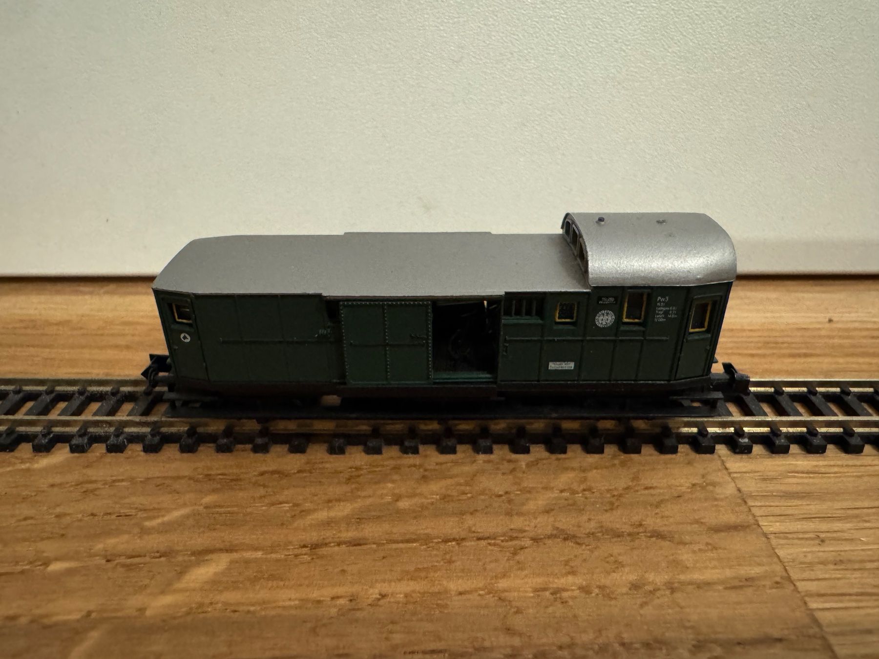 Arnold Modellini di ferrovie: Arnold 3047 Gepäckwagen – Nuovo (secondo la descrizione) da Schlierbach venduto da Look8 3