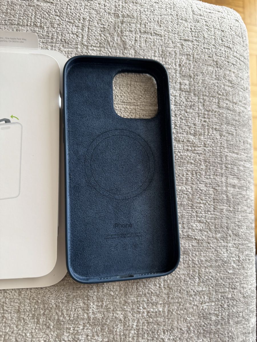 Apple Covers & Schutzfolien: Apple Silicone Case iPhone 14 Pro Max – Gebraucht aus Neuchâtel von ami_fl7g 1