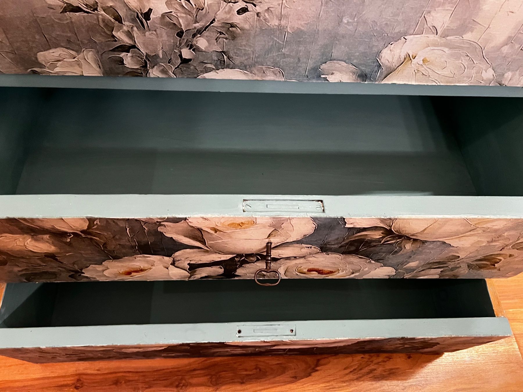 Cassettiere: Upcycling-Kommode, Shabby Chic Look, hellblau – Usato da Flurlingen venduto da MIPILG 7
