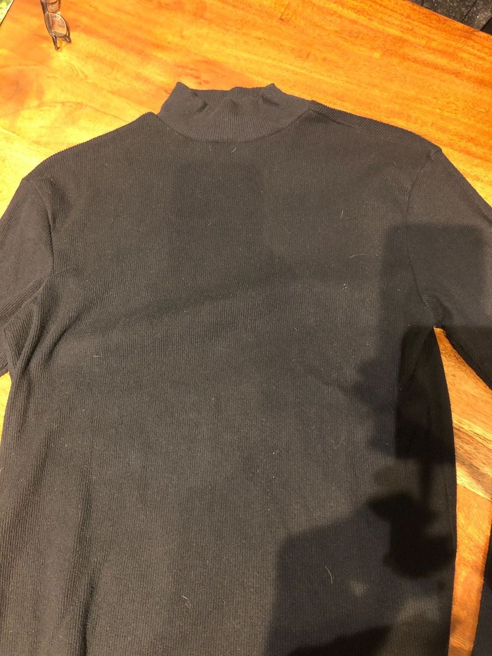 Maglioni & Felpe: Schwarzer "TESSENTIALS" Rollkragenpullover Grösse M – Usato da Andwil SG venduto da schmei 1