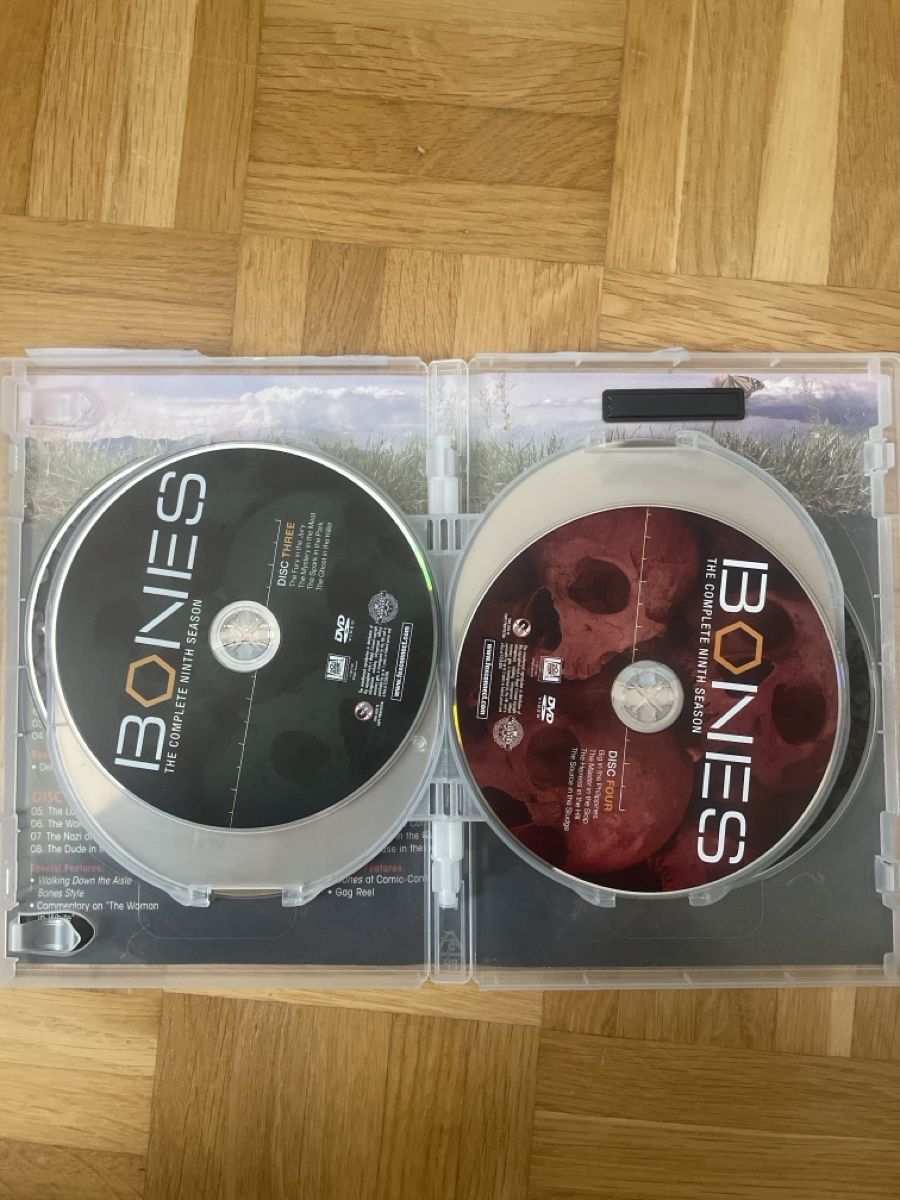 Tutti i DVDs: Bones-The complete Ninth season – Nuovo (secondo la descrizione) da Zürich venduto da David.zh 3