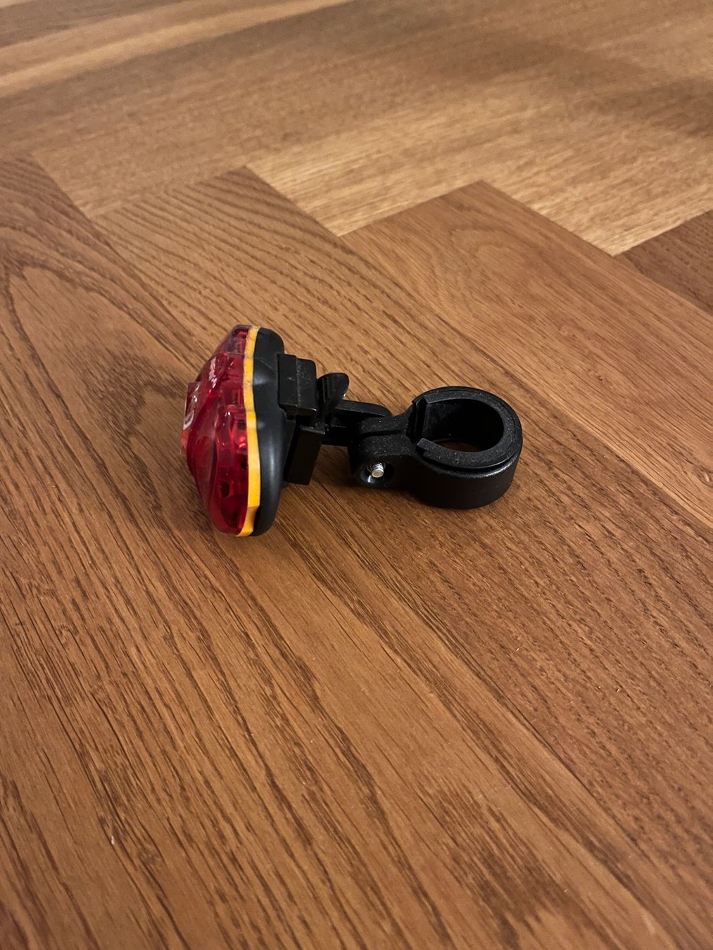 Pezzi di ricambio: Fahrradlampe / Velolicht Hinten – Usato da Zürich venduto da kaiwen 1