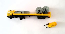 Kibri N° B-10336,  MAN F 8, Sattelschlepper mit Gabelstabler