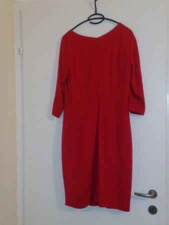 Rotes Kleid mit Rundausschnitt  Marke: Gerry Weber