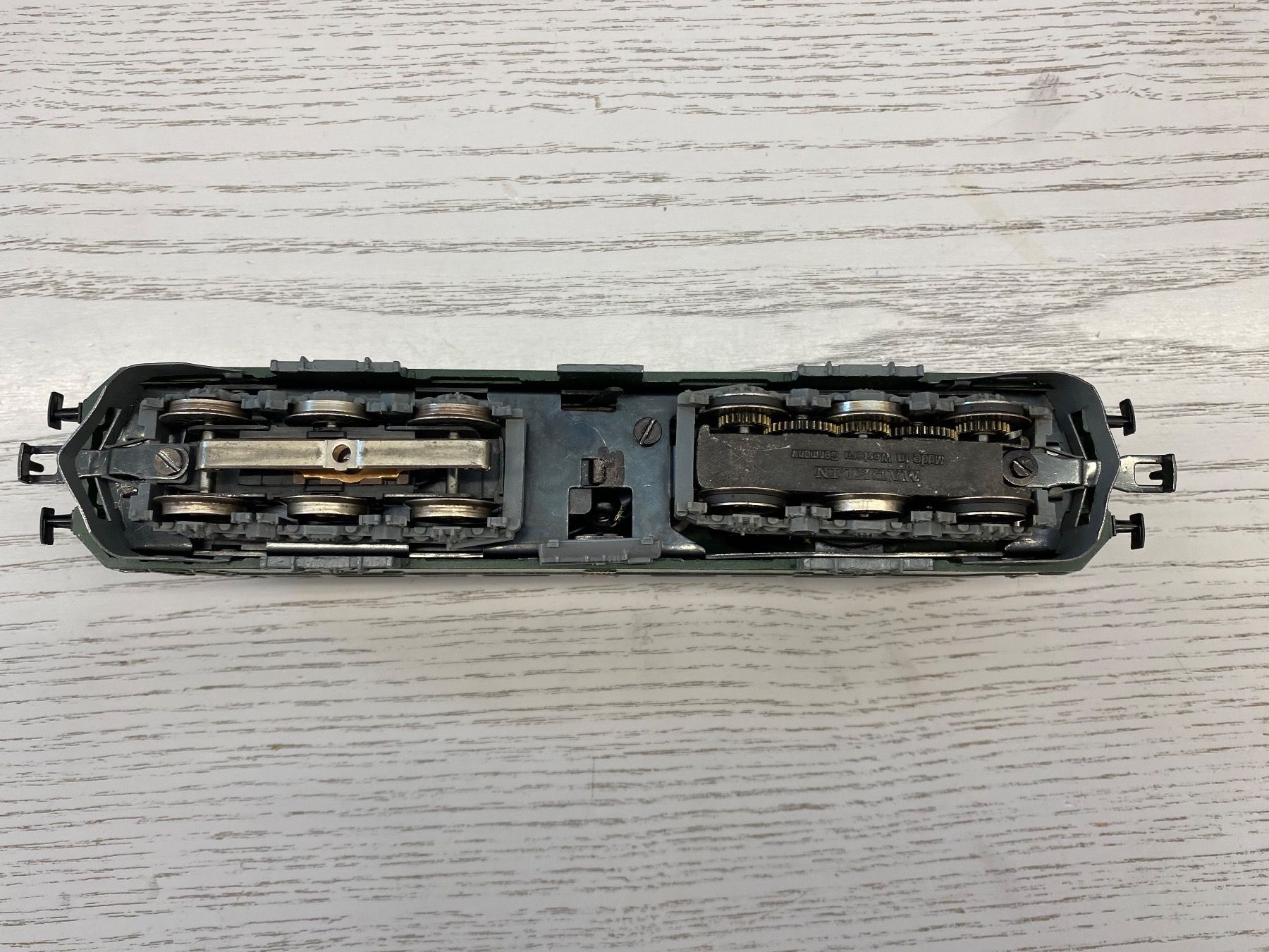 Märklin Modelleisenbahnen: Märklin 3050 SBB Ae 6/6 Bern – Gebraucht aus Lupsingen von New-Haven 4