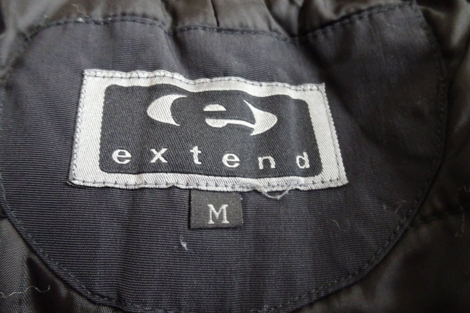 Pantalons: schwarze Skihose Extend Gr. M – D'occasion à Strengelbach par schmetterling20 2