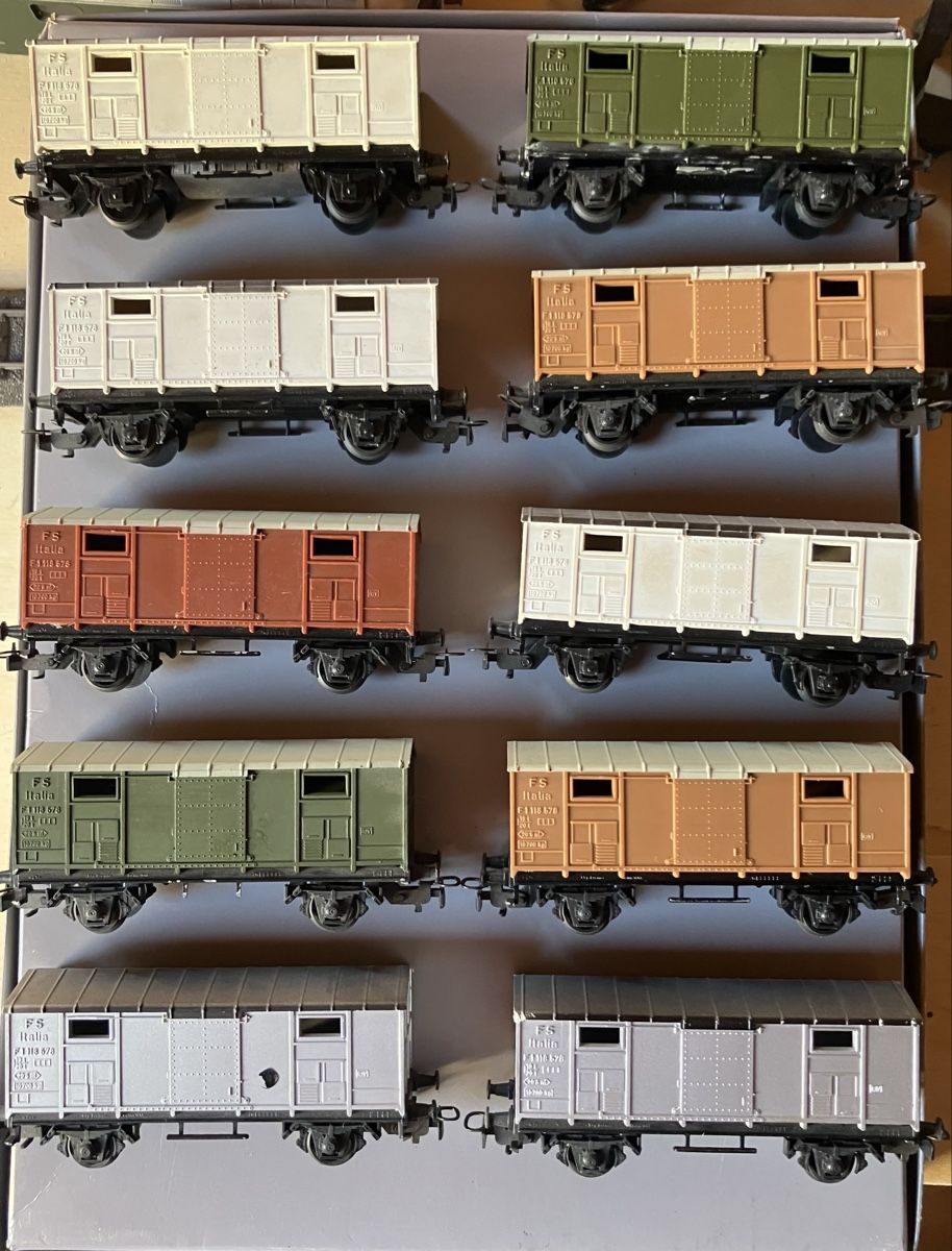 Modellini di ferrovie: Lot de 10 wagons marchandises des FS – Usato da Dompierre VD venduto da immorentes