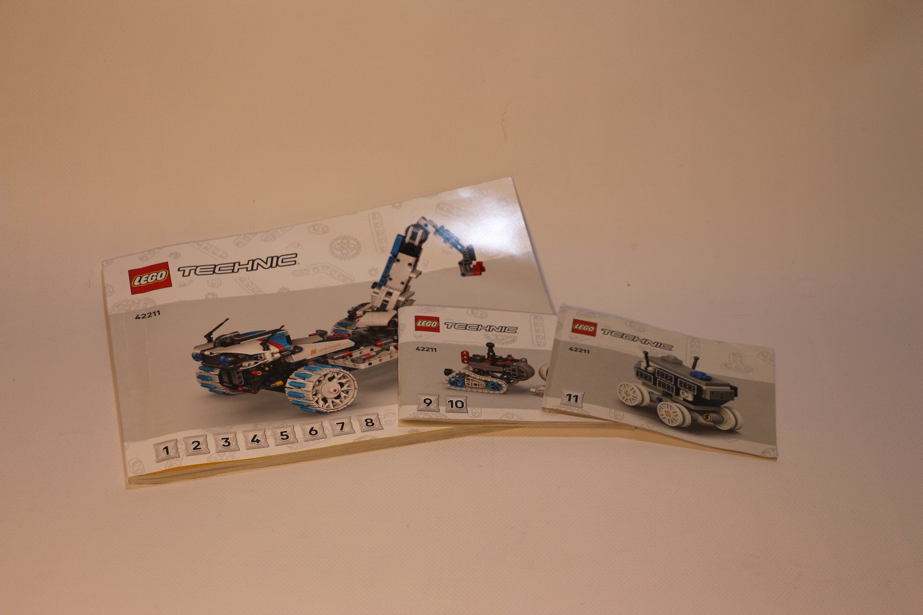 Lego Baukästen: LEGO Technic Lunar Outpost Nr. 42211 – Gebraucht aus Corminboeuf von corbay51071 3