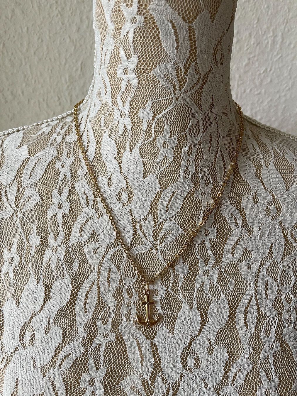 Catenine: Collier en Or Jaune 18 ct et pendentif 10.3 gr – Usato da Genève venduto da Annilu 2