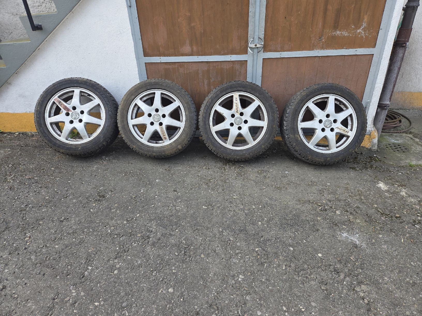 Pneumatici & Ruote complete: Audi A4 Winterräder, 5.5mm Profil – Usato da Villmergen venduto da schluessel65