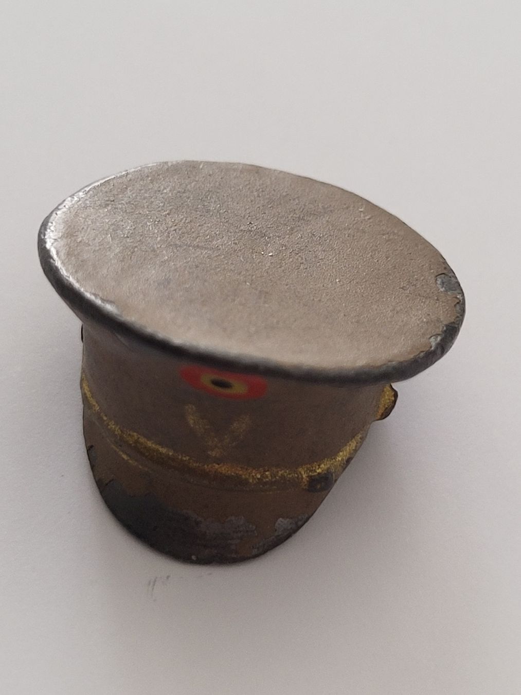 Vêtements & accessoires anciens: antiker miniatur Helm Militär – D'occasion à nunningen par mic_88k2