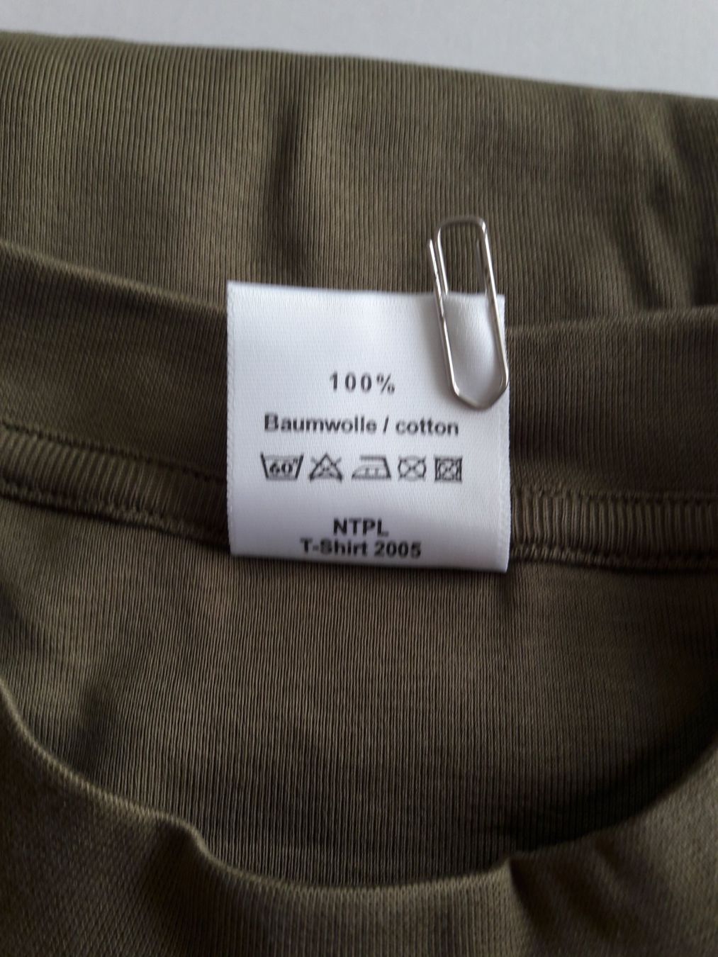 Schweizer Armee T-shirt: T - Shirt Schweizer Armee – Nuovo (secondo la descrizione) da Ostermundigen venduto da swatch14 2