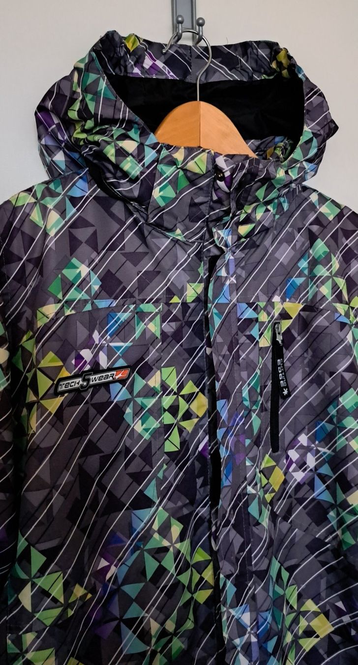 Giacche: Veste anorak "Cutting Edge" taille 176 – Usato da Meyrin venduto da gazon02 1