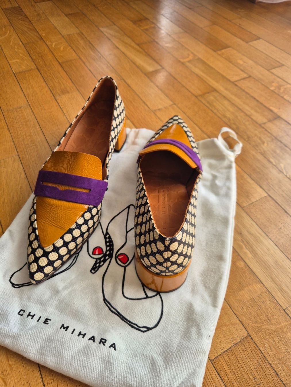 Chie Mihara Scarpe da donna: Chie Mihara Damenschuhe – Nuovo (secondo la descrizione) da Hergiswil NW venduto da Adis_D 2