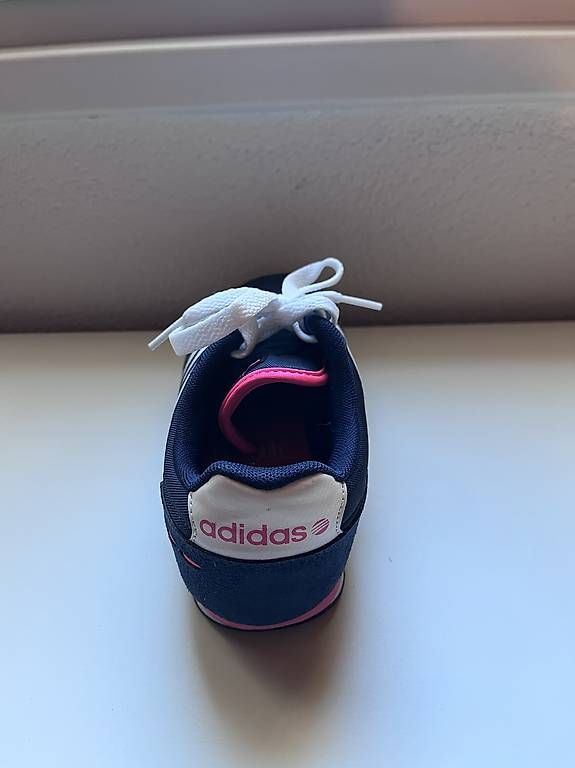 Adidas Scarpe da donna: Adidas nuove – Usato da Chiasso venduto da pao_8chd 2