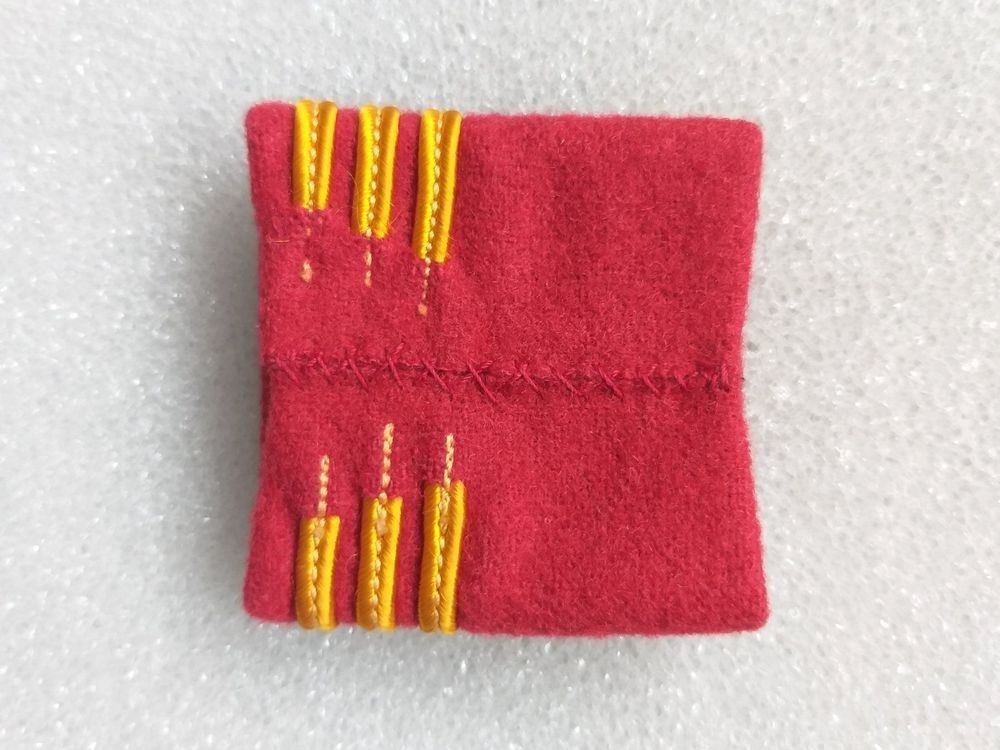 Placchette & Badge: Schulterpatte Hauptmann Bataillon 5 V2 – Usato da Bauma venduto da SwissMilitaria 1