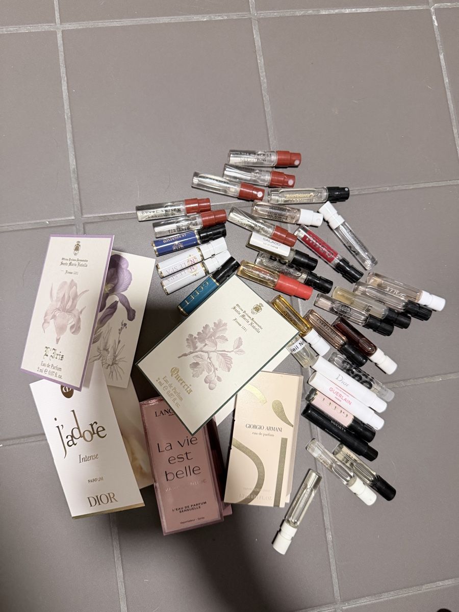 Parfum & Eau de Toilette: 50 different perfume samples – Gebraucht aus Winterthur von dsalmina 1