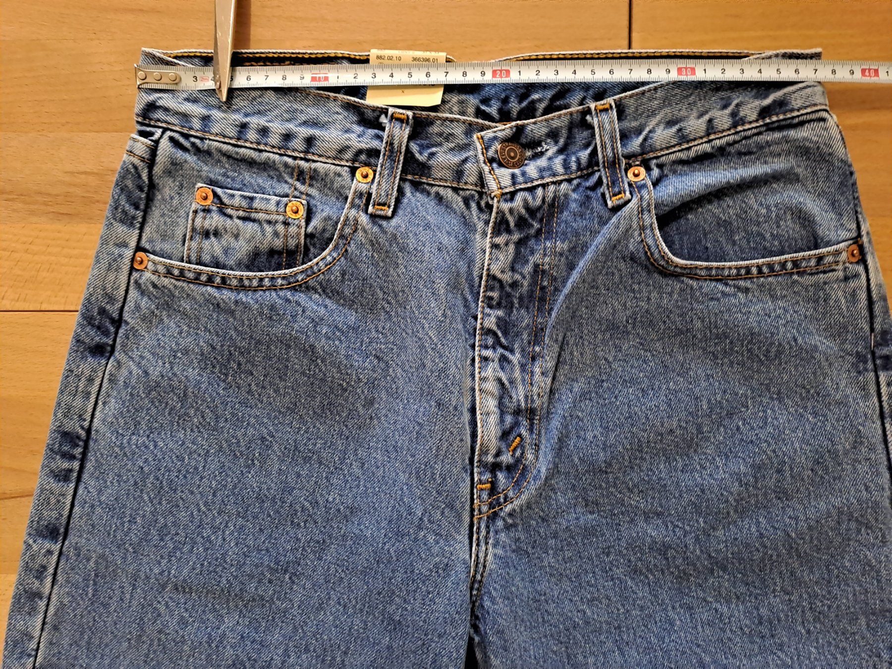 Levi's Jeans: Levis 882 W31 L34 – Nuovo e nell'imballaggio originale da Meyrin venduto da dijin 4