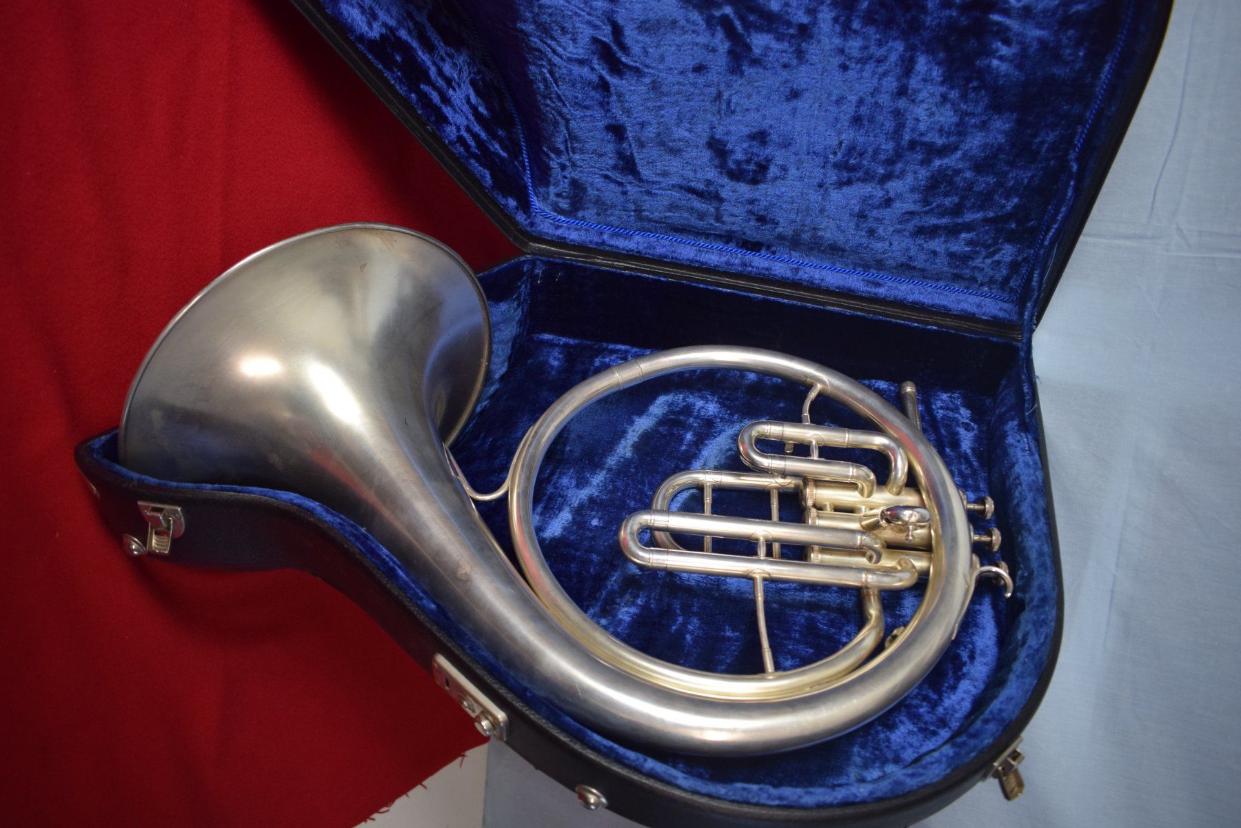Musikinstrumente: Nr. 6 Waldhorn  HIRBRUNNER SUMISWALD INSTR. FAB – Gebraucht aus Zürich von Brockito 2