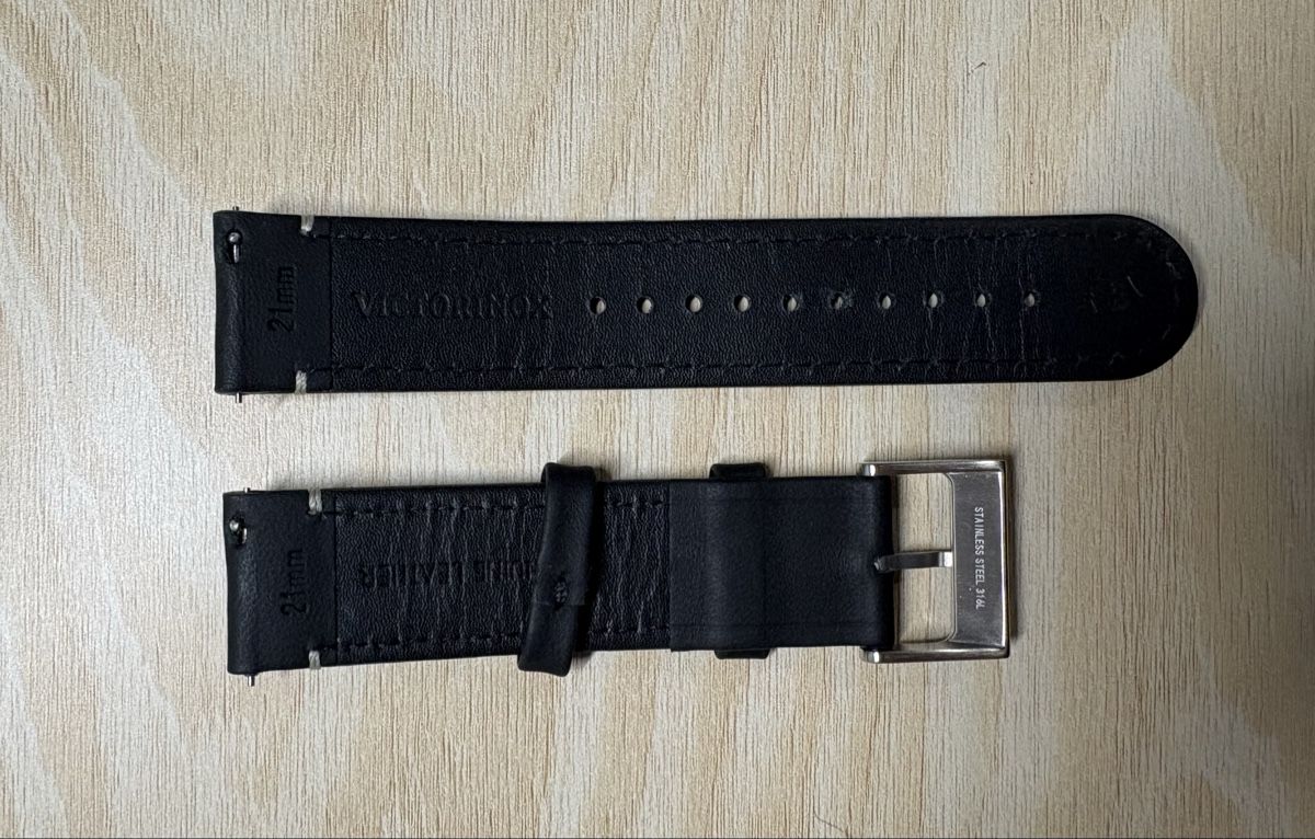 Armbänder & -reifen: Victorinox 21mm Black Leather Watch Strap – Gebraucht aus Le Grand-Saconnex von AlexeyYu 1